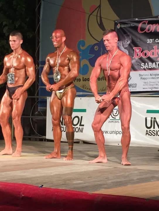 Atleti del team Laurano sul palco